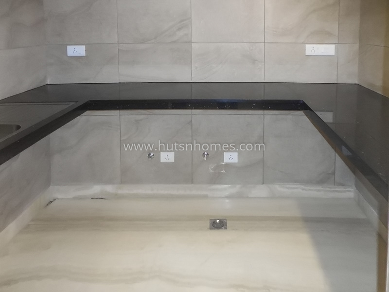 4 BHK Flat For Rent in Vasant Vihar