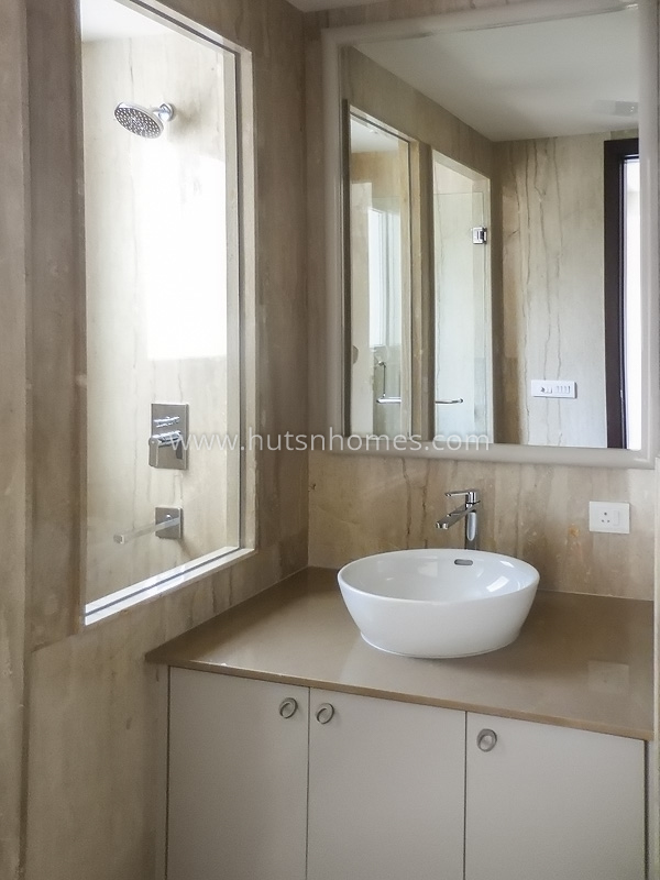 4 BHK Flat For Rent in Vasant Vihar
