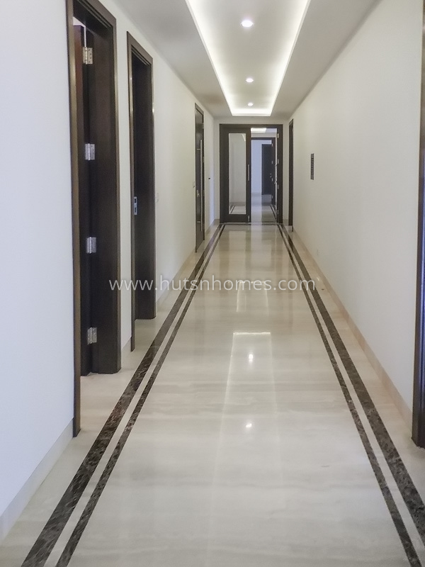 4 BHK Flat For Rent in Vasant Vihar