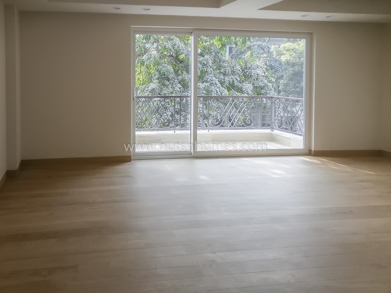 4 BHK Flat For Rent in Vasant Vihar