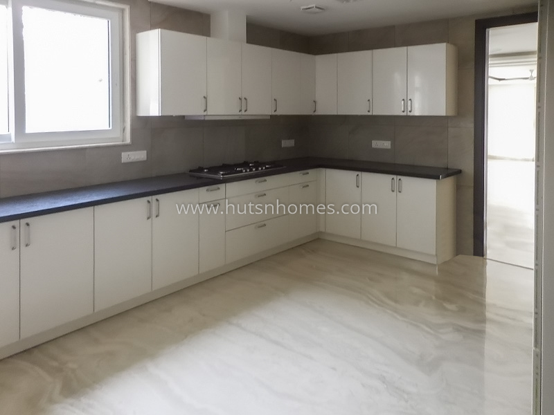 4 BHK Flat For Rent in Vasant Vihar