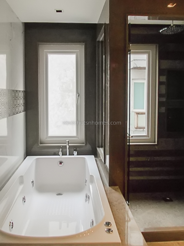 4 BHK Builder Floor For Rent in Vasant Vihar