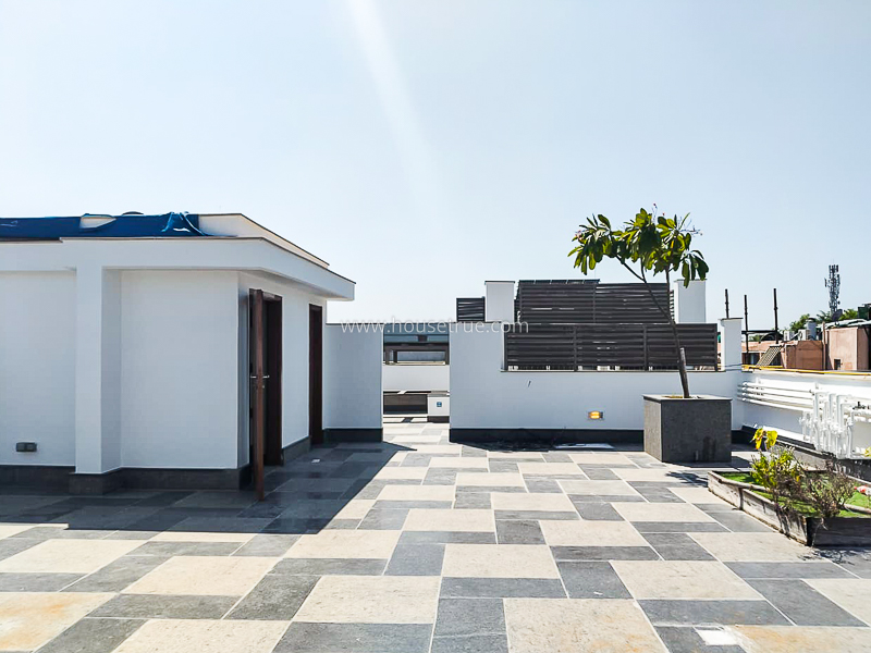 4 BHK Flat For Rent in Vasant Vihar