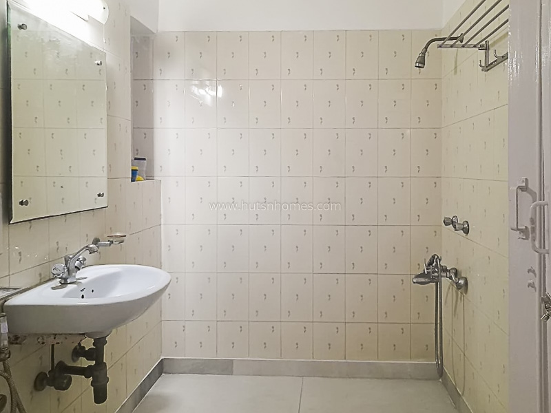 3 BHK Flat For Rent in Vasant Vihar