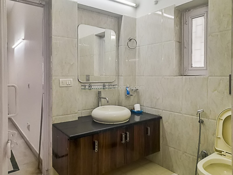 3 BHK Flat For Rent in Vasant Vihar