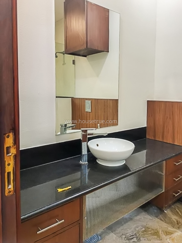 4 BHK Flat For Rent in Vasant Vihar