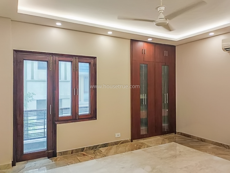 4 BHK Flat For Rent in Vasant Vihar