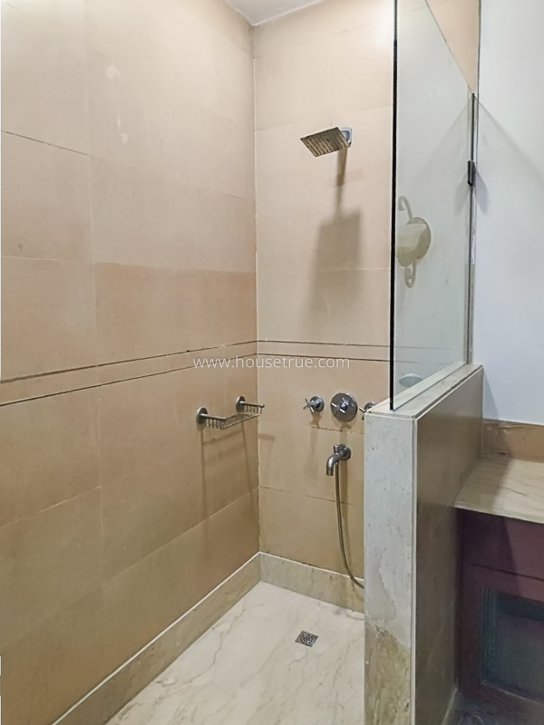 4 BHK Flat For Rent in Vasant Vihar