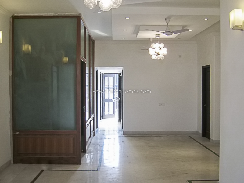 3 BHK Flat For Rent in Jangpura