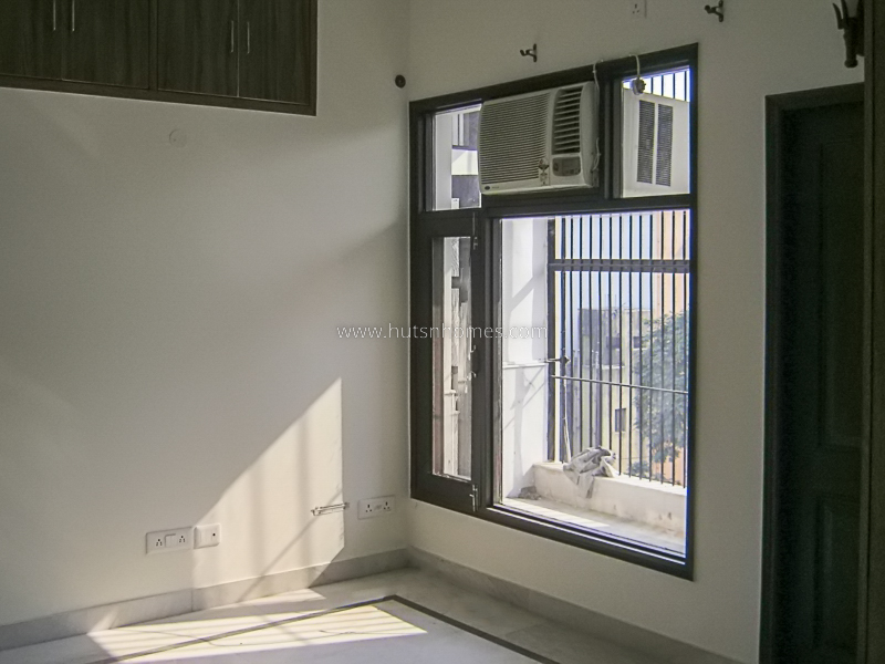 3 BHK Flat For Rent in Jangpura