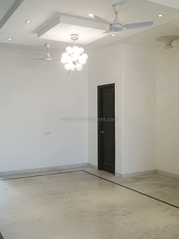 3 BHK Flat For Rent in Jangpura