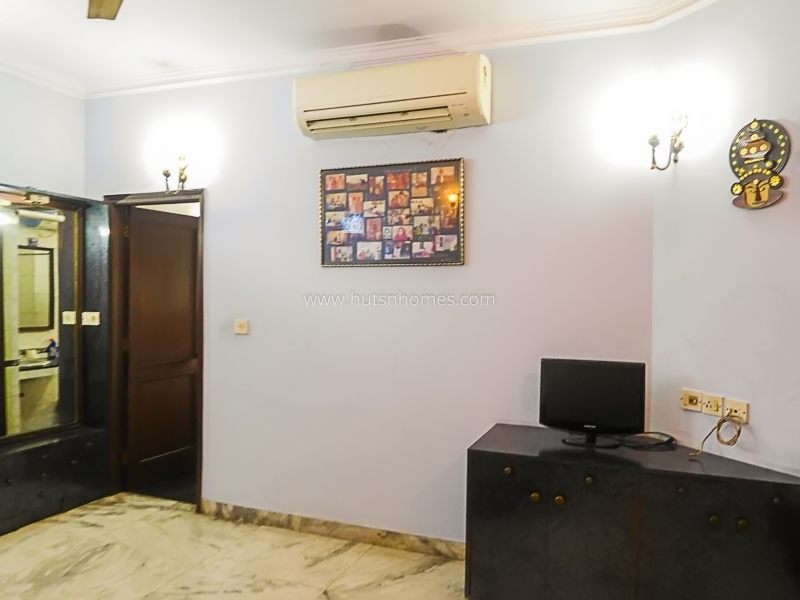 2 BHK Flat For Rent in Jangpura