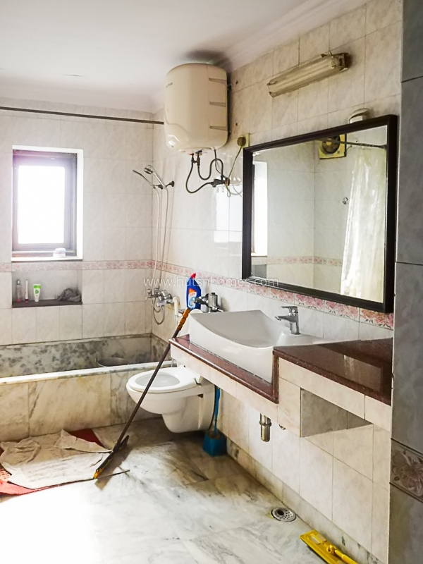 2 BHK Flat For Rent in Jangpura