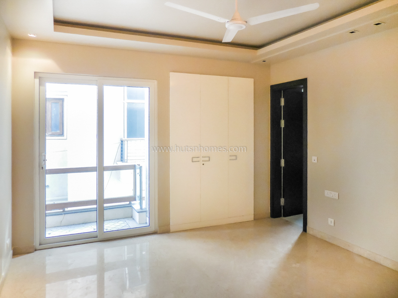 4 BHK Flat For Rent in Hauz Khas