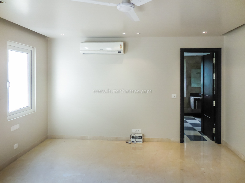 4 BHK Flat For Rent in Hauz Khas