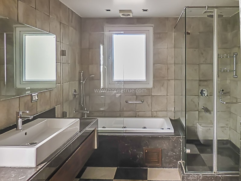 4 BHK Flat For Rent in Hauz Khas