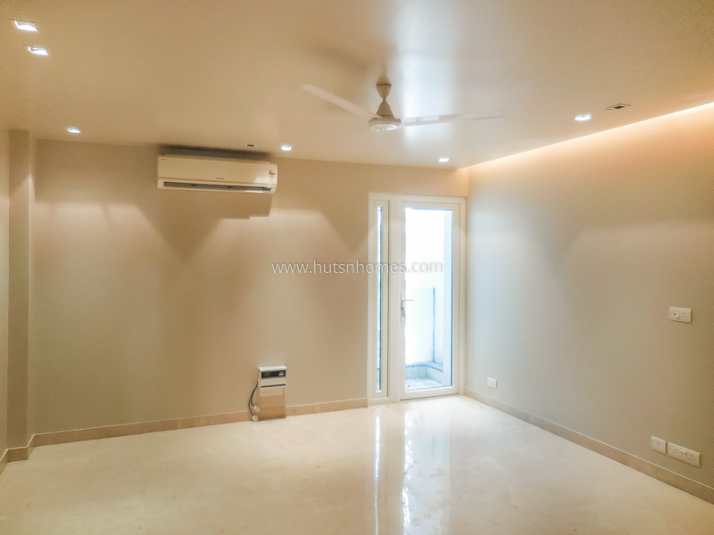4 BHK Flat For Rent in Hauz Khas