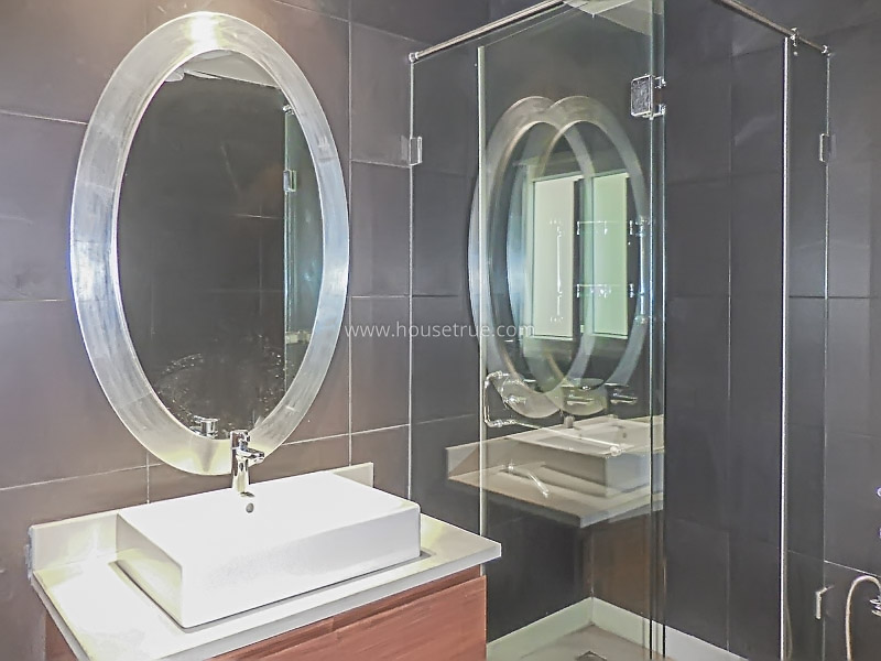 4 BHK Flat For Rent in Hauz Khas
