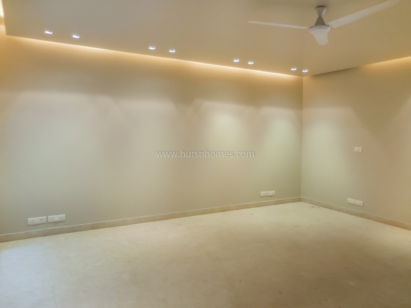 4 BHK Flat For Rent in Hauz Khas