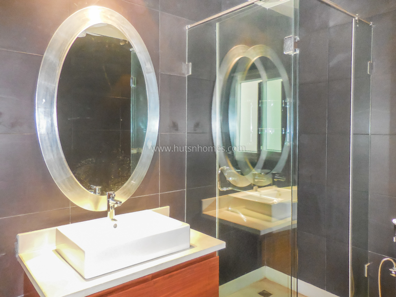 4 BHK Flat For Rent in Hauz Khas