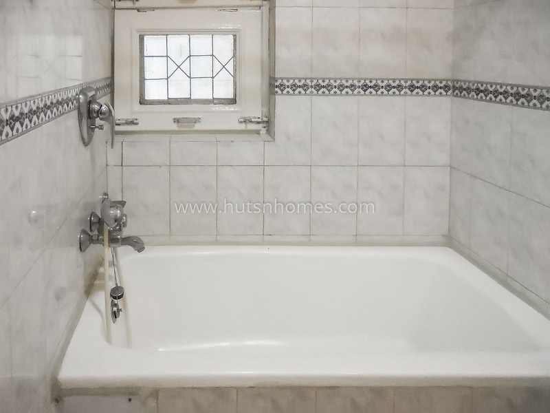 5 BHK House For Rent in Vasant Vihar
