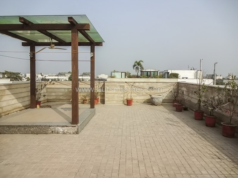 4 BHK Flat For Rent in Vasant Vihar