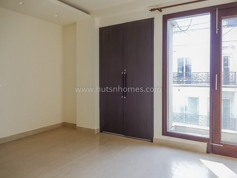 4 BHK Flat For Rent in Vasant Vihar