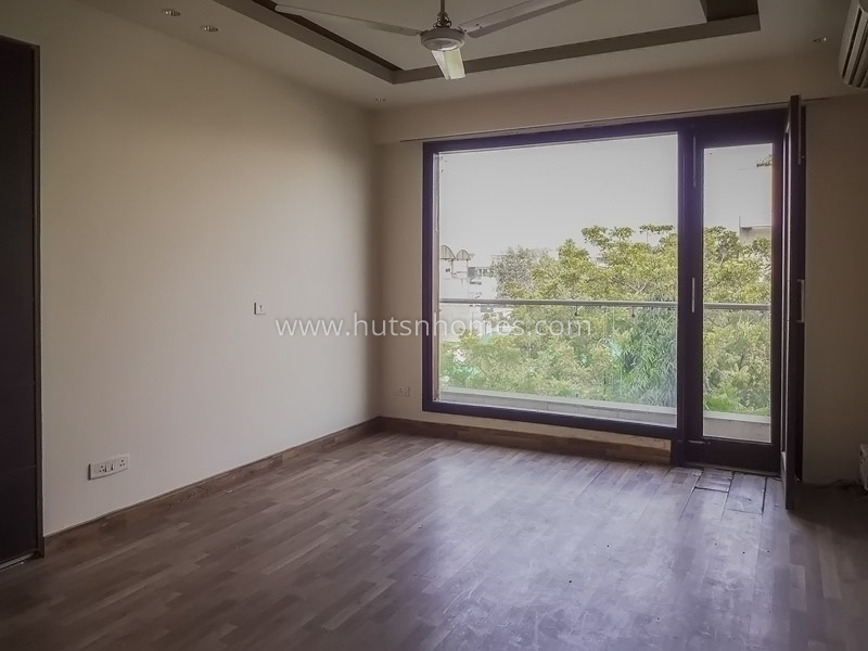 4 BHK Flat For Rent in Vasant Vihar