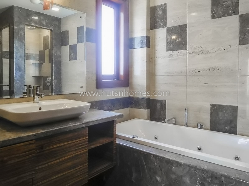 4 BHK Builder Floor For Rent in Vasant Vihar