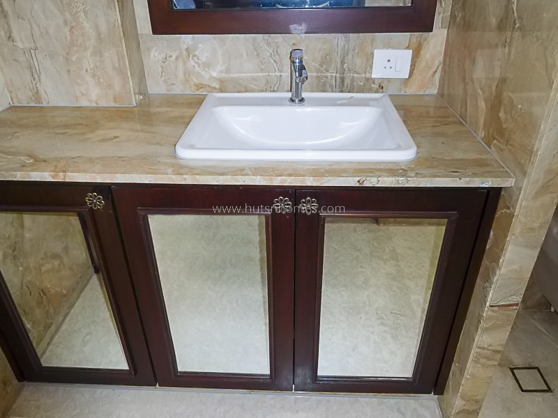 4 BHK Flat For Rent in Vasant Vihar