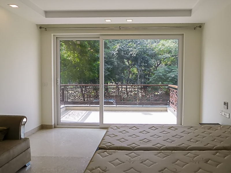 4 BHK Flat For Rent in Vasant Vihar