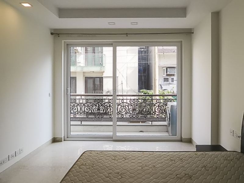 4 BHK Flat For Rent in Vasant Vihar