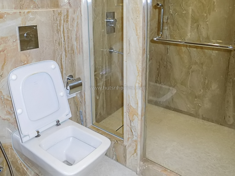 4 BHK Flat For Rent in Vasant Vihar