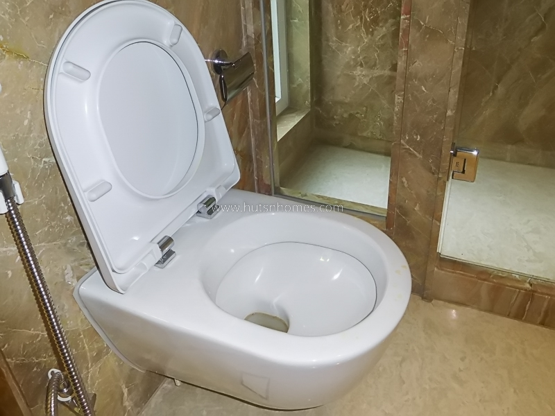 4 BHK Flat For Rent in Vasant Vihar