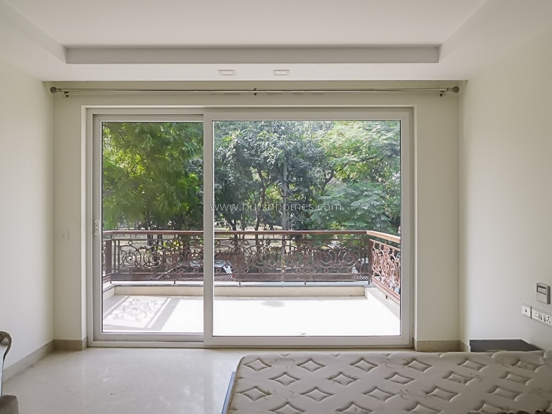 4 BHK Flat For Rent in Vasant Vihar