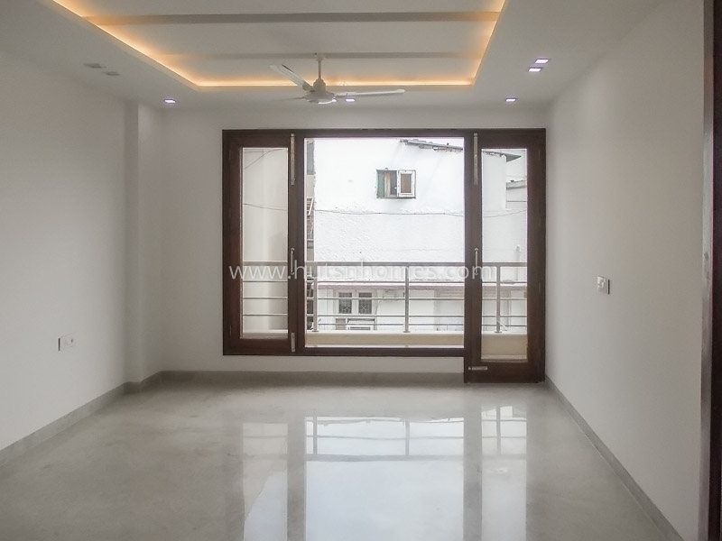 4 BHK Flat For Rent in Vasant Vihar