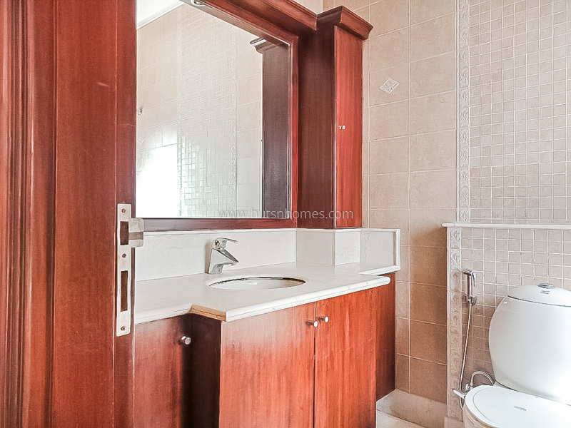 4 BHK Flat For Rent in Vasant Vihar