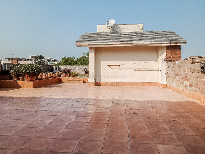 4 BHK Flat For Rent in Vasant Vihar