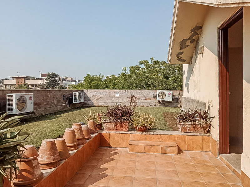 4 BHK Flat For Rent in Vasant Vihar