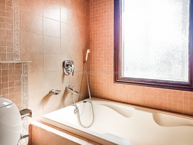 4 BHK Flat For Rent in Vasant Vihar
