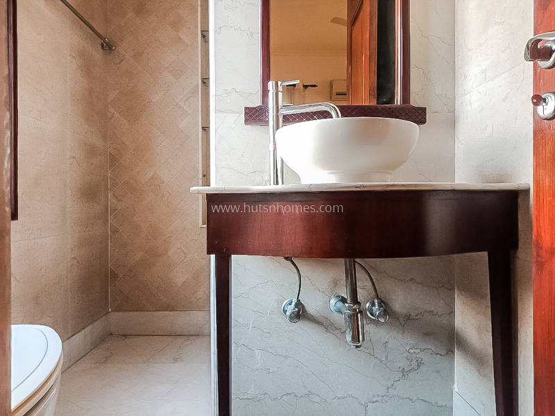 4 BHK Flat For Rent in Vasant Vihar