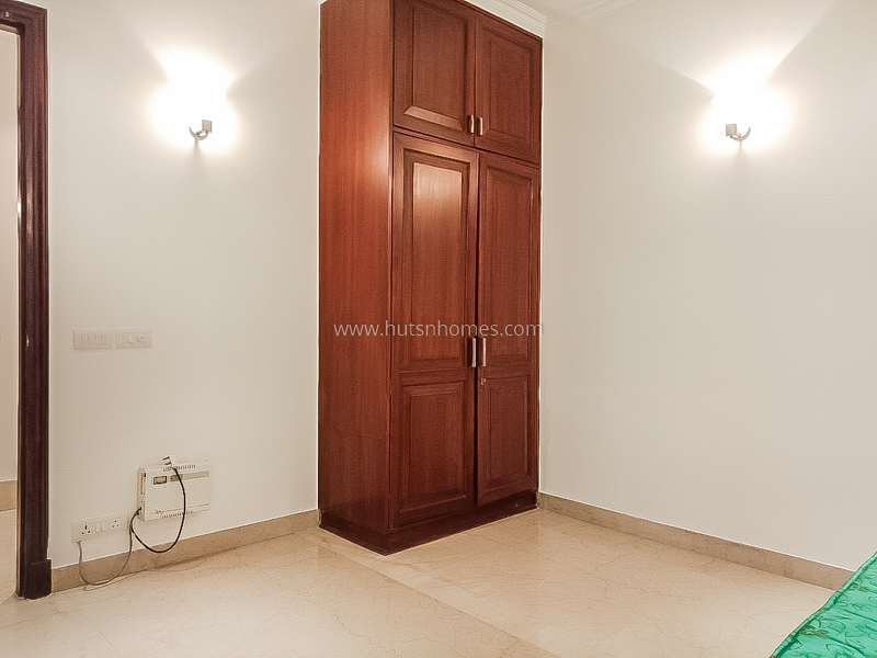 4 BHK Flat For Rent in Vasant Vihar