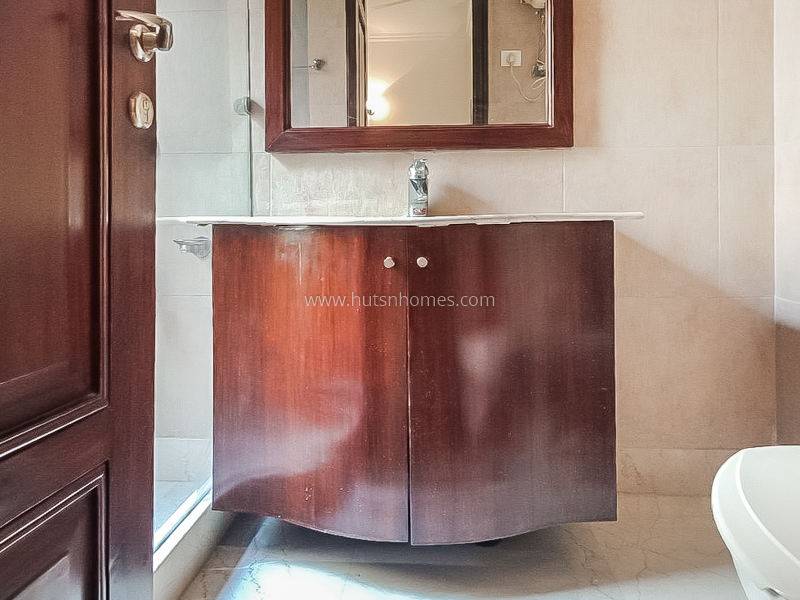 4 BHK Flat For Rent in Vasant Vihar
