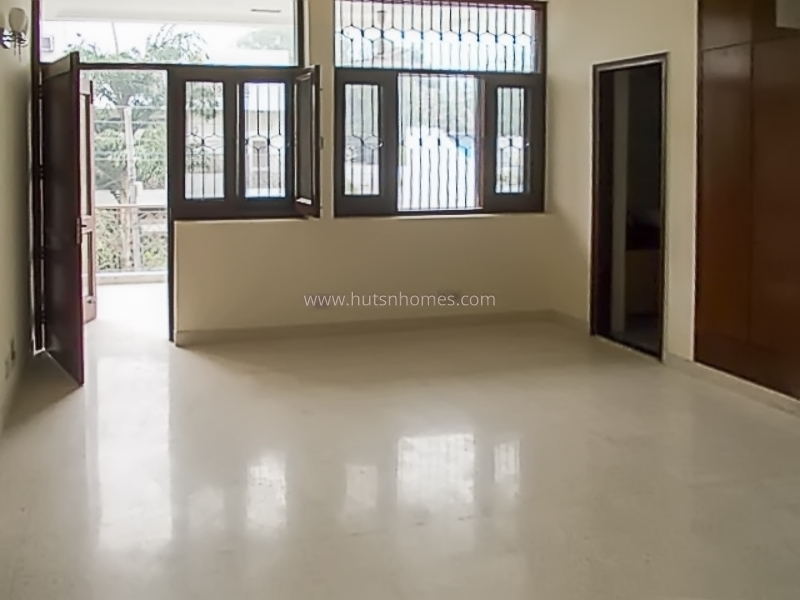 4 BHK Flat For Rent in Panchsheel Park