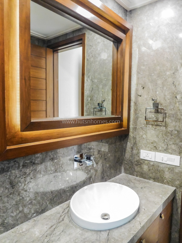 3 BHK Flat For Rent in Panchsheel Park