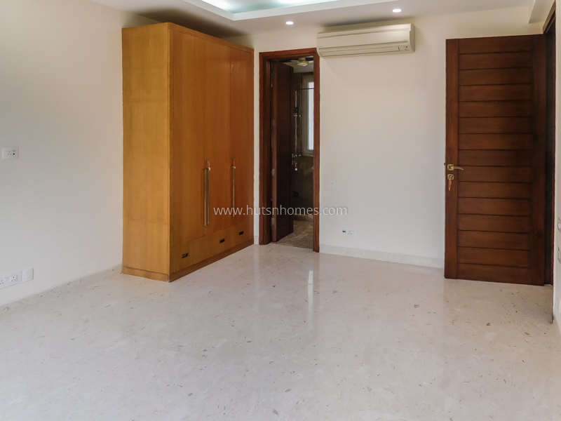 3 BHK Flat For Rent in Panchsheel Park
