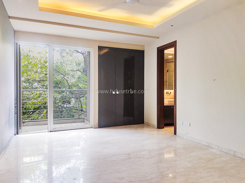 4 BHK Flat For Rent in Vasant Vihar