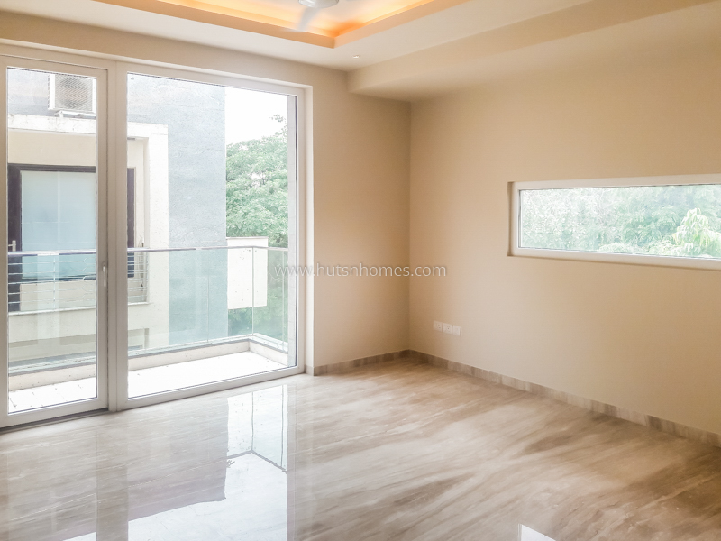 4 BHK Flat For Rent in Vasant Vihar