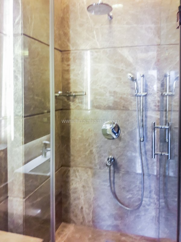 4 BHK Flat For Rent in Vasant Vihar