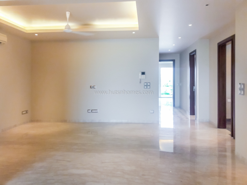4 BHK Flat For Rent in Vasant Vihar